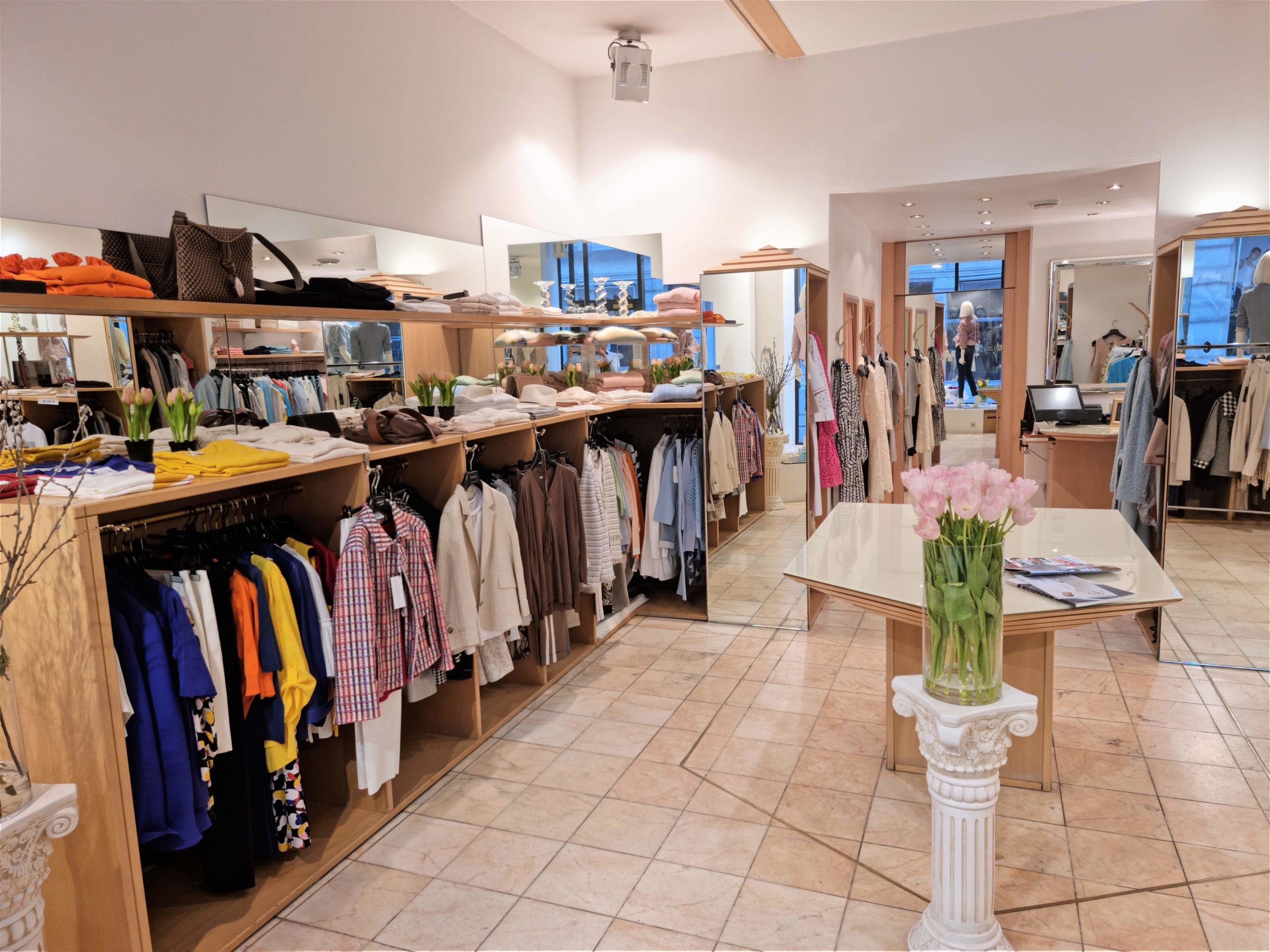 Geschäft Neue Kollektion 31.03.2021 korrigiert und komprimiert-min Neue Kollektion in der Boutique GIGI