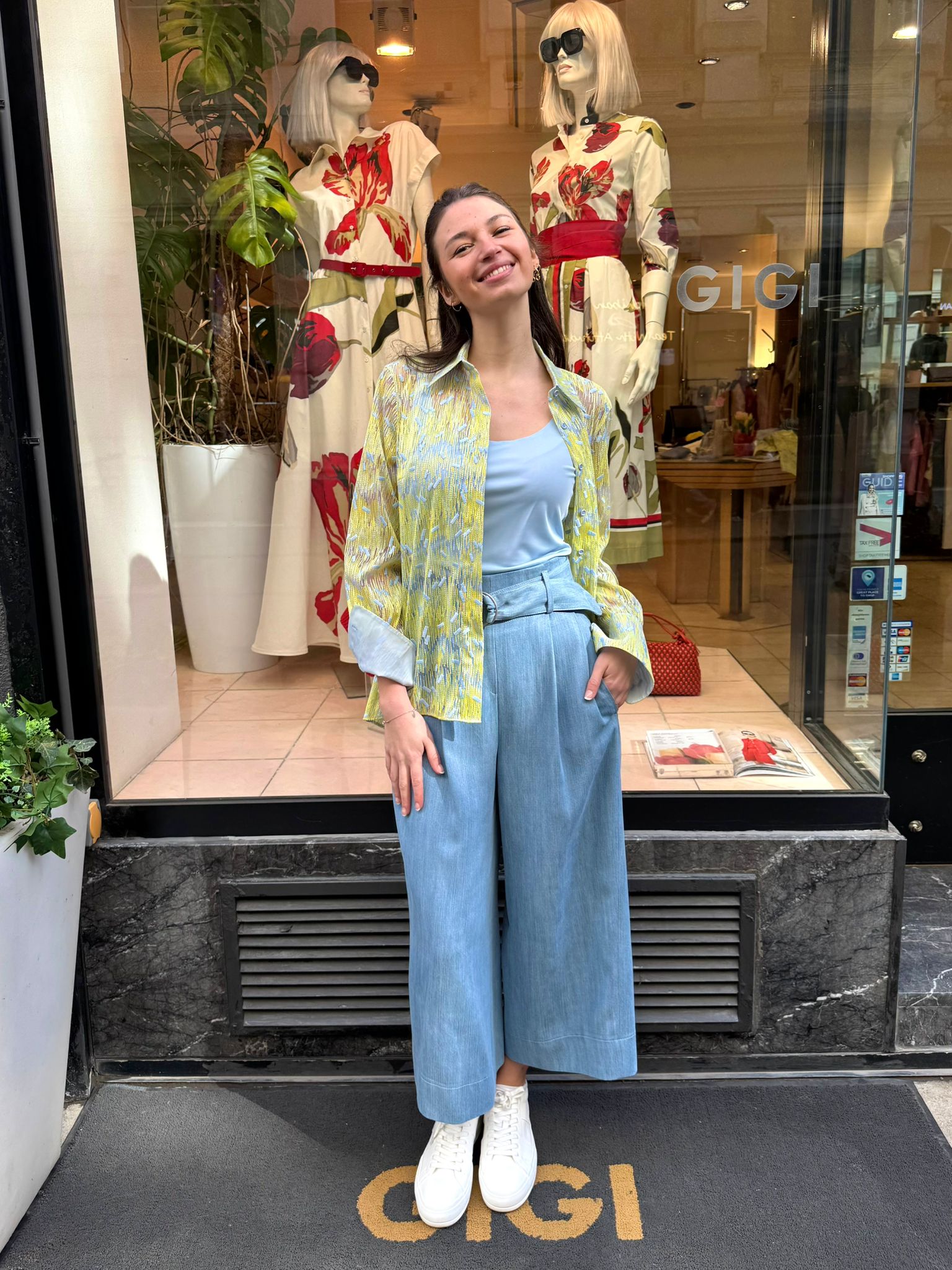 Akris Punto Hemdbluse gelb blau mit Muster Damen – leichte Designerbluse bei Boutique GIGI Wien