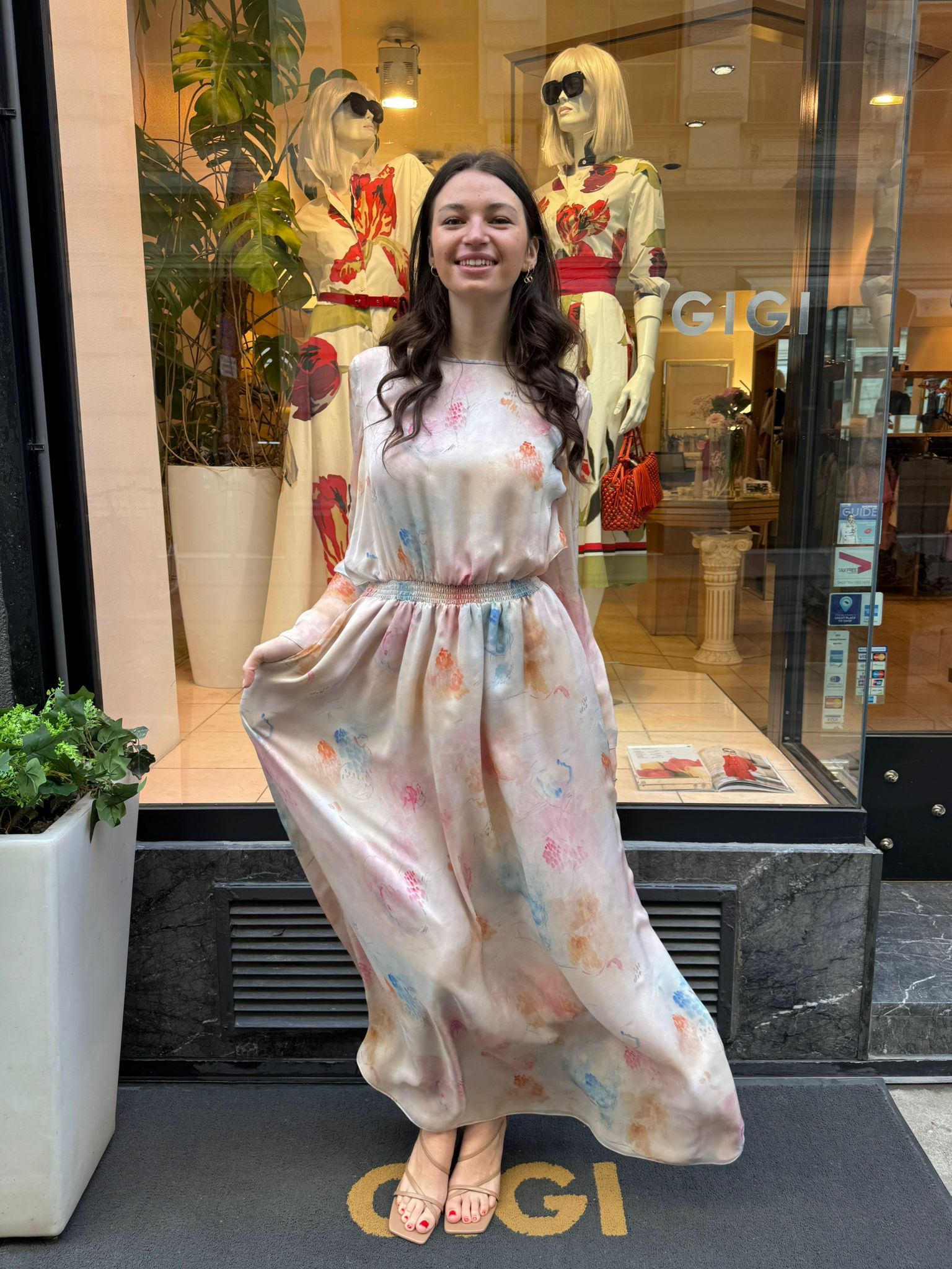 Emporio Armani bodenlanges Seidenkleid mit elastischer Taille – elegantes Damenkleid bei Boutique GIGI Wien