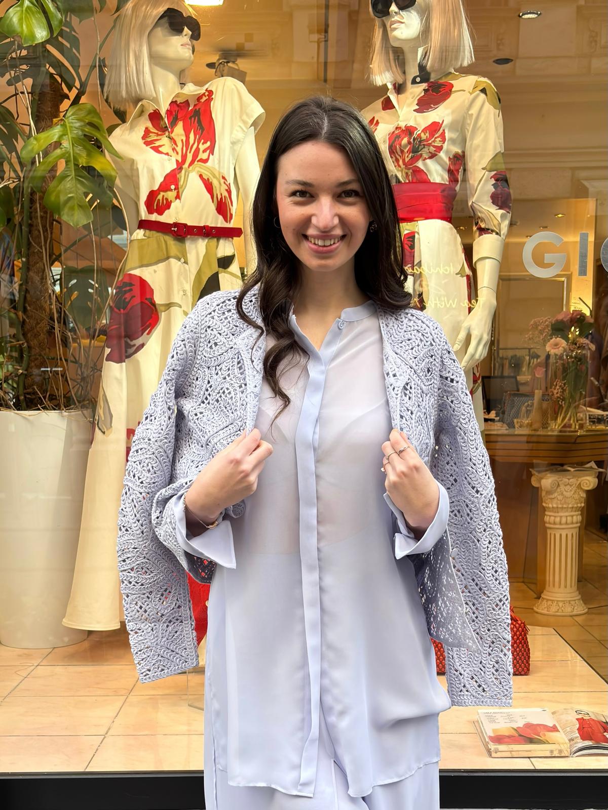 Fliederfarbene Jacke von Emporio Armani mit Makramé-Optik und durchbrochenem Muster